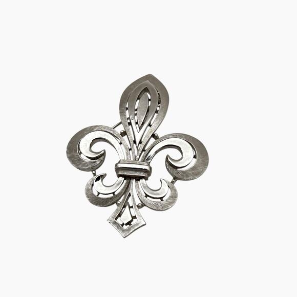 Crown Trifari Fleur De Lis Brooch Silver Tone Pin Brushed Smooth Shiny Wearable - Picture 4 of 12